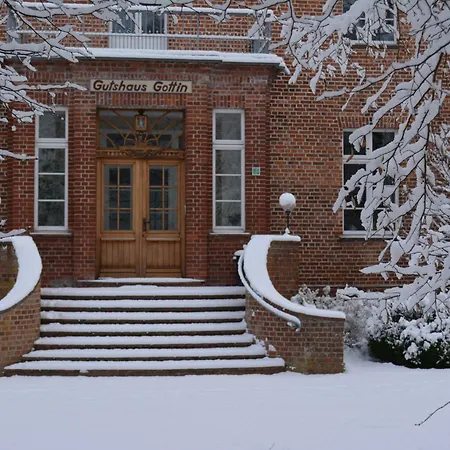 Gutshaus Gottin Gbr Villa Warnkenhagen (Rostock)