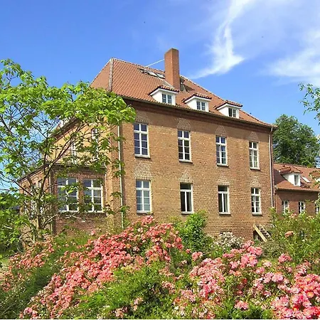 Gutshaus Gottin Vila *