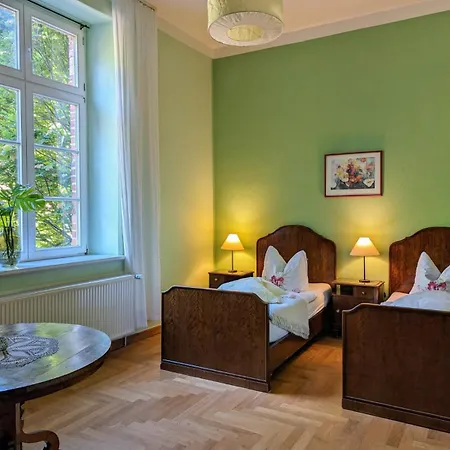 Gutshaus Gottin Gbr Villa Warnkenhagen (Rostock)