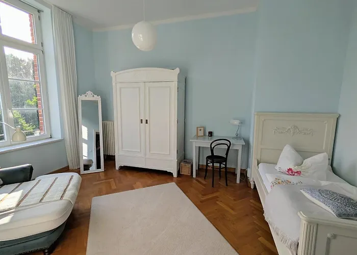 Gutshaus Gottin Gbr * Warnkenhagen (Rostock)